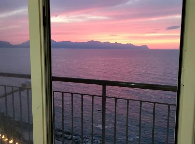 Finestra Sul Mare Di Alessandro Appartement